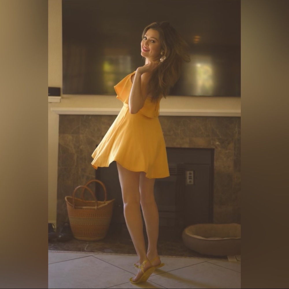 Beautiful yellow dress. I felt like the dancing emoji in it. Wore 1 time only